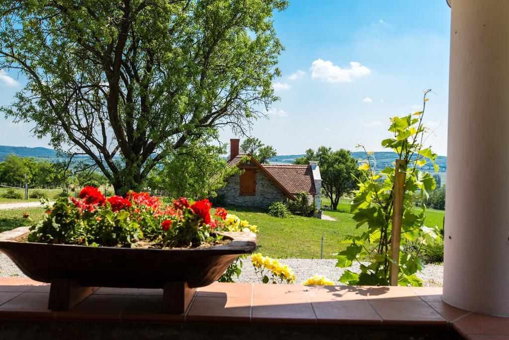 Oereghegyi Apartman Vindornyalak Esterno foto